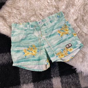 Vtg Hobie Hawaiian print swim trunks board shorts
